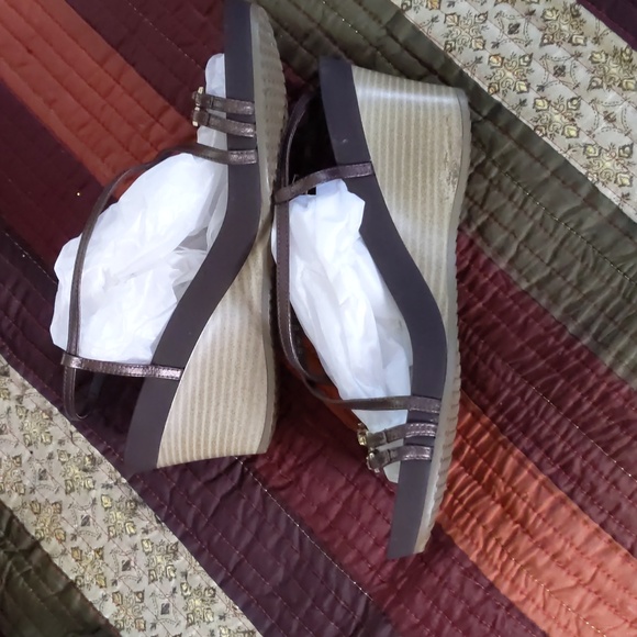 GEOX*Respira delicate rhinestone detail strappy wedge sandal size 40 side buckle - Picture 6 of 14